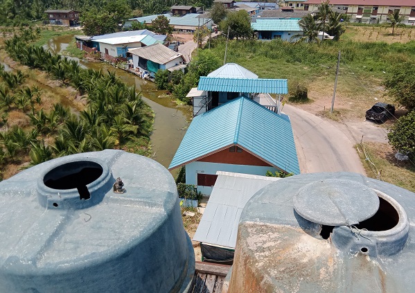 ผู้นำท้องถิ่น หมู่ 1 ต.บางโทรัด ทุ่มเทเวลาช่วยเหลือแก้ปัญหาดูแลประชาชน