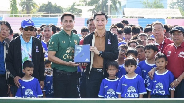 เด็ก เยาวชน สมุทรสาคร แห่เข้าร่วม Chang Mobile Football Clinic ฝึกทักษะฟุตบอลพื้นฐาน กับสต๊าฟโค้ชมืออาชีพ