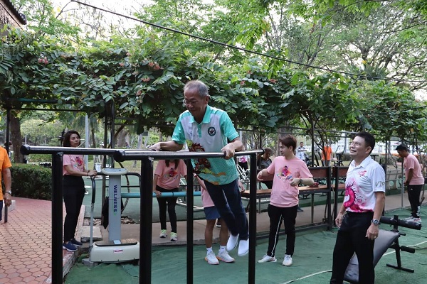 “นายกชุมพล” เปิดสวนสุขภาพ 60 พรรษามหาราชินี ให้ประชาชนใช้ออกกำลังกาย